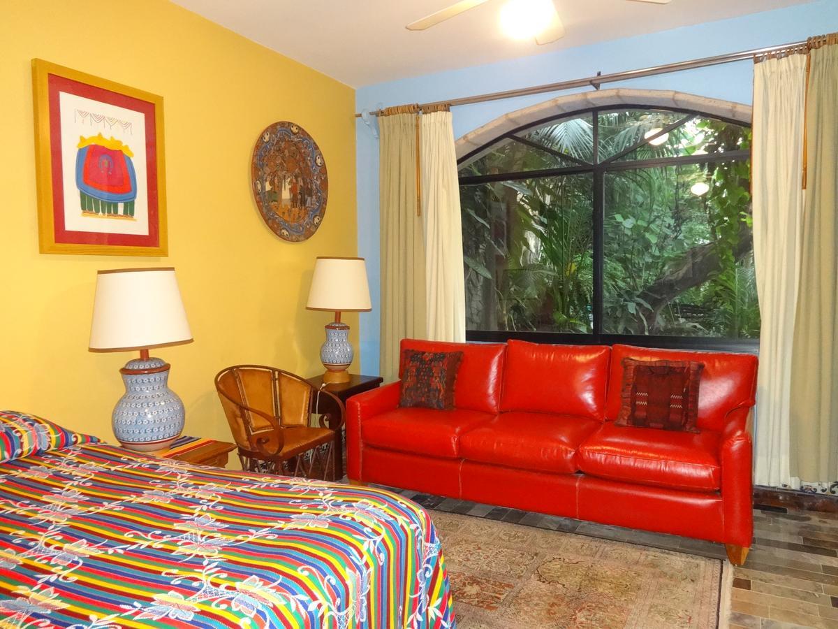 Casa De Las Flores Bed & Breakfast Tlaquepaque Exterior photo